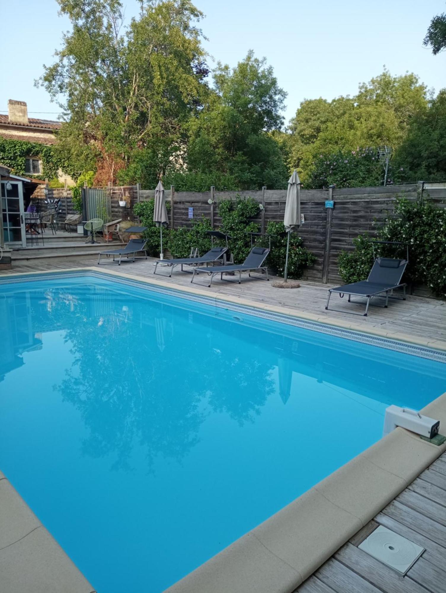 La Girondine Bed & Breakfast Galgon Екстериор снимка