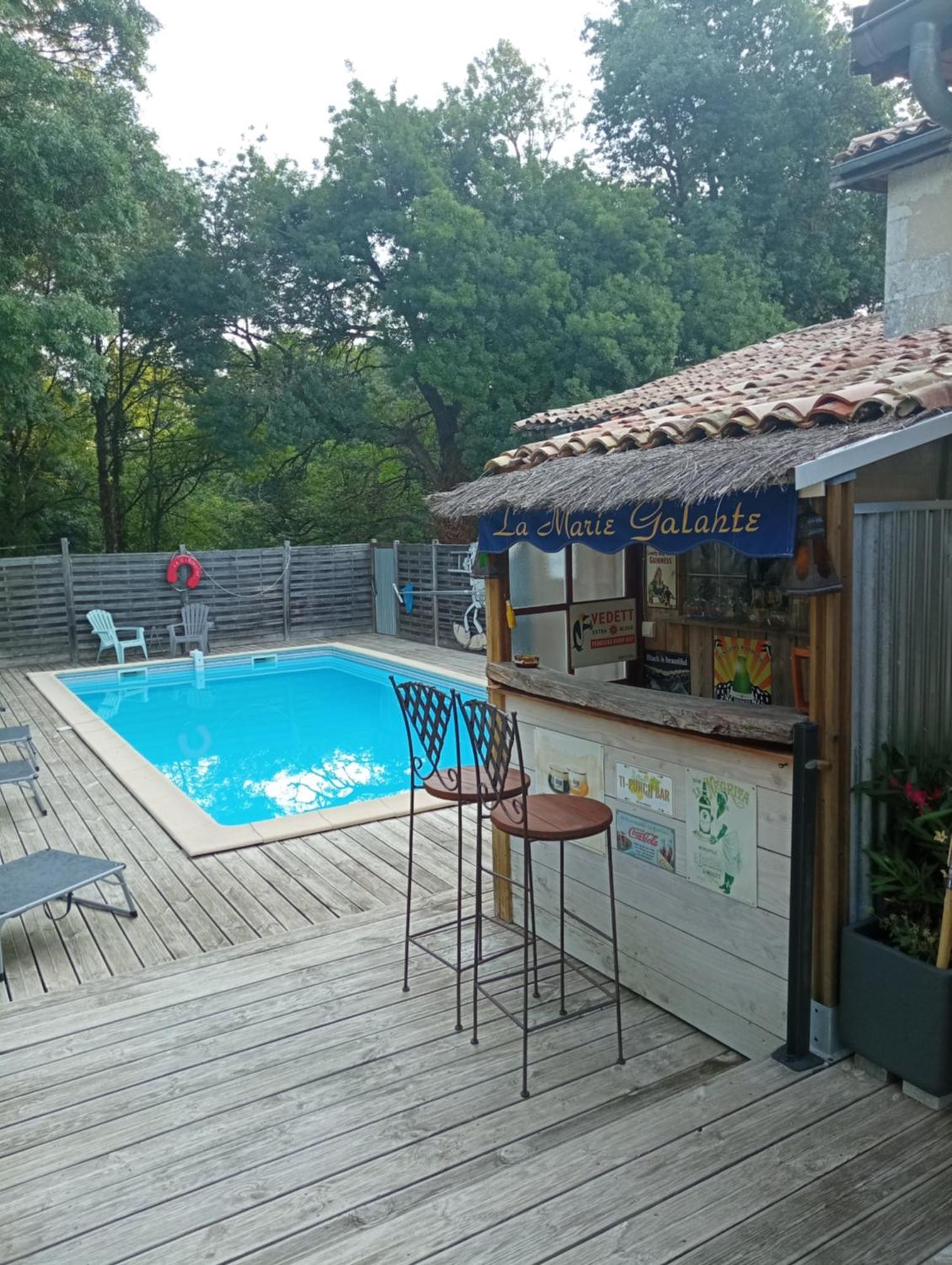 La Girondine Bed & Breakfast Galgon Екстериор снимка