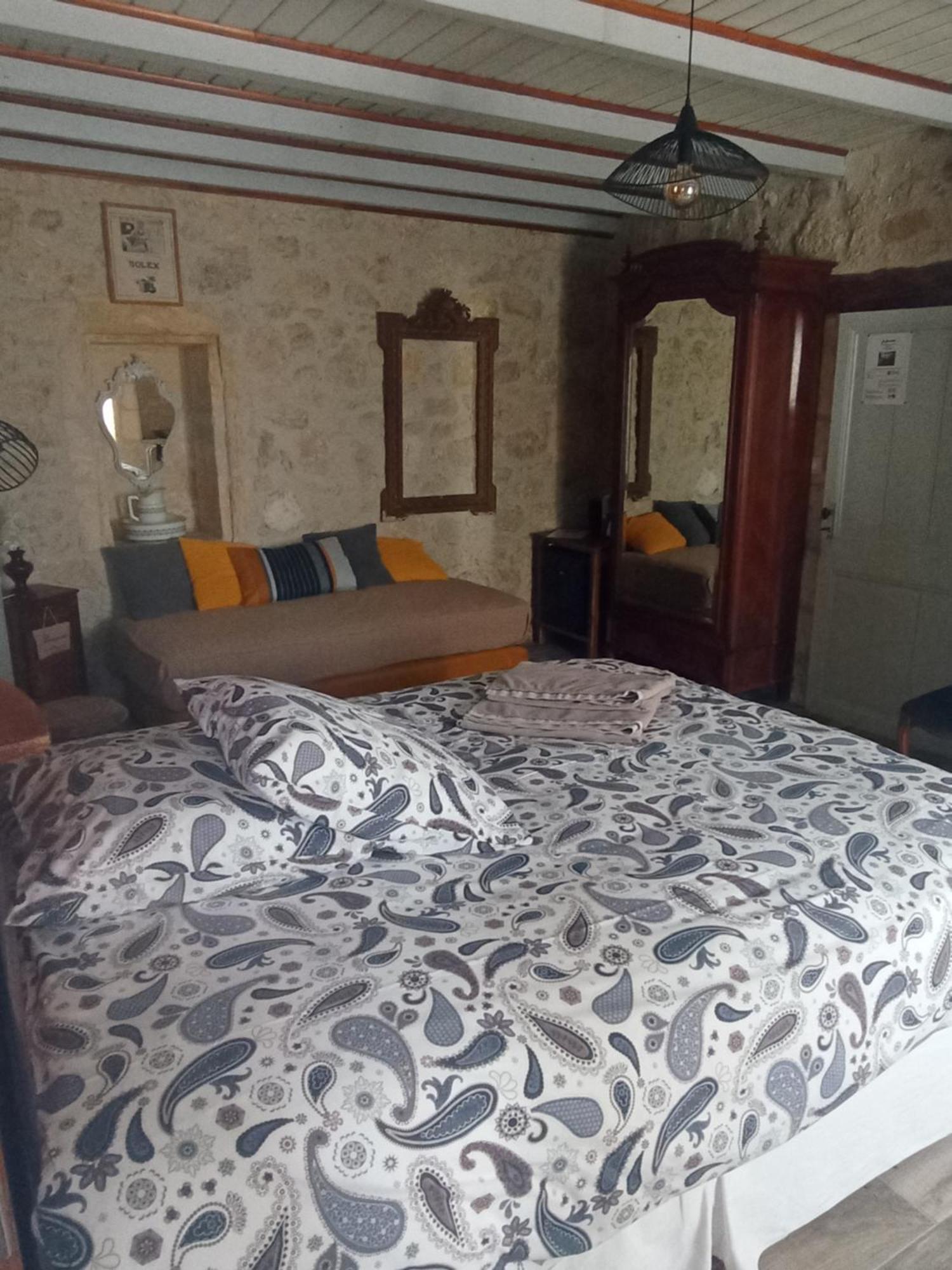 La Girondine Bed & Breakfast Galgon Екстериор снимка