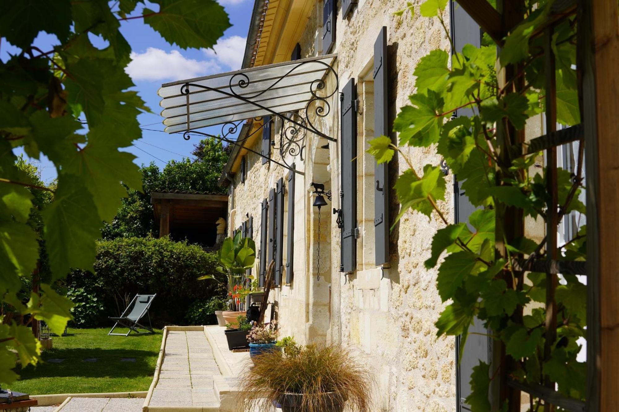 La Girondine Bed & Breakfast Galgon Екстериор снимка